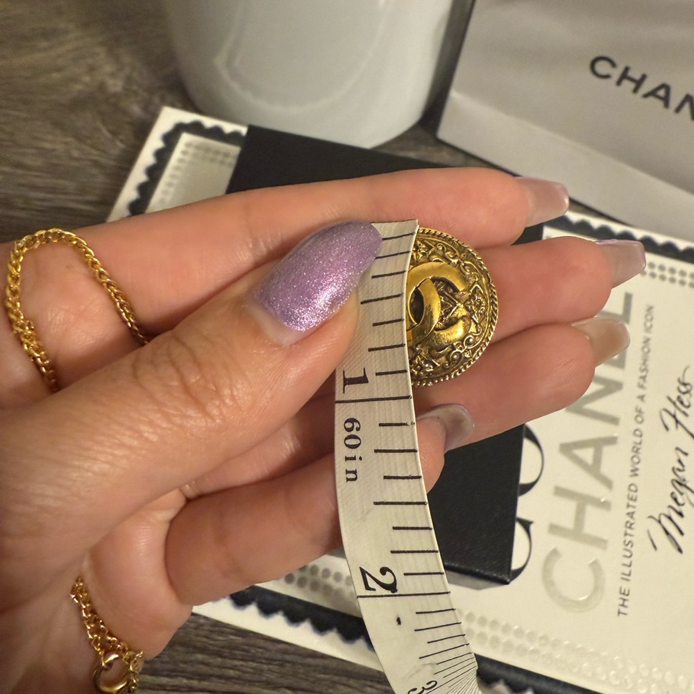CHANEL Gold Necklace with Logo Pendant - Picture 7 of 11